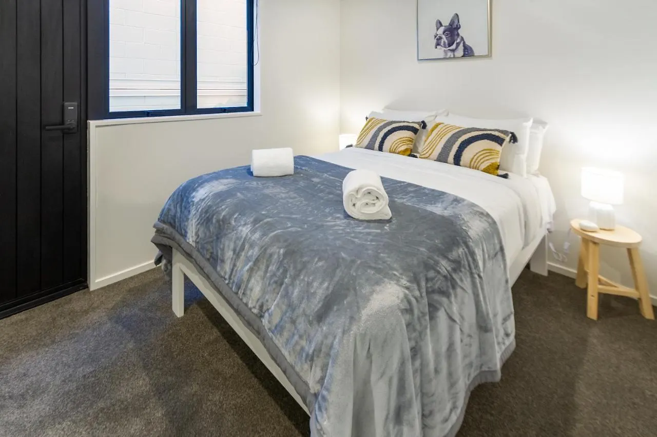 Cozy 3 Bedroom Near Hagley Park W/Garage Christchurch Apartment