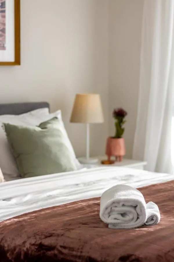 아파트 Cozy 3 Bedroom Near Hagley Park W/Garage 크라이스트처치